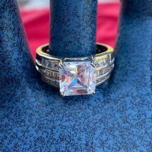 Square CZ stone w/ channel set stones in  8.5 band